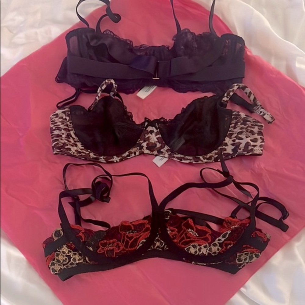 NWOT Lot of 3 34B Unlined or Cupless Bras 🌺